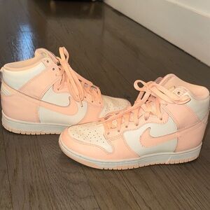 Nike High-Top Sneakers in Light Pink and White